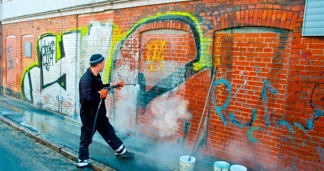 Obrázek 1 pro článek Jak ochránit fasádu před graffiti a jak graffiti z fasády odstranit?