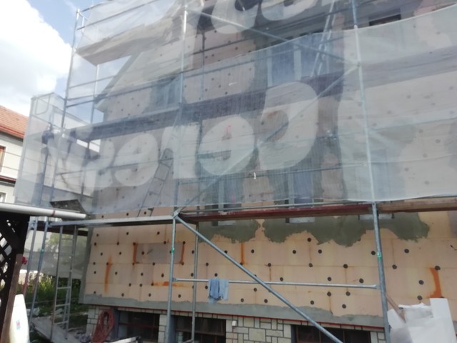 Obrázek 4 pro referenci Zateplení fasády RD šedým polystyrenem a fenolickou pěnou Otrokovice | STAVBA 212007