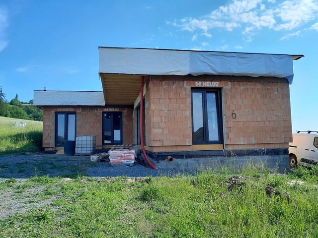 Obrázek 2 pro referenci Zateplení RD fasádní minerální vatou Kočov | STAVBA 242032