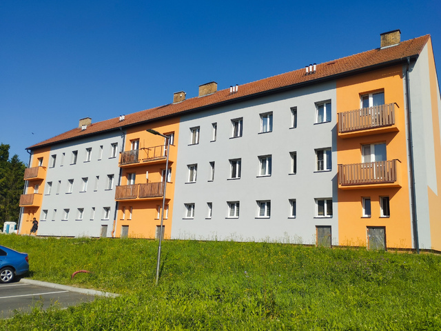 Obrázek 1 pro referenci Zateplení BD grafitovým polystyrenem Bělotín | STAVBA 242033